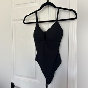 NWT 🖤 Guess body suit